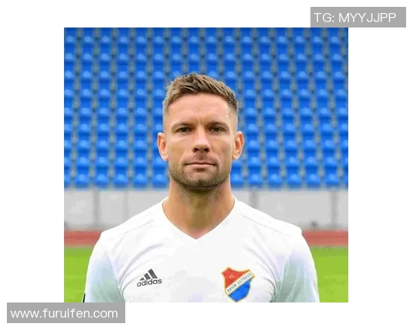 送给足球球星的独特礼物推荐 让他们感受到你的用心与热情